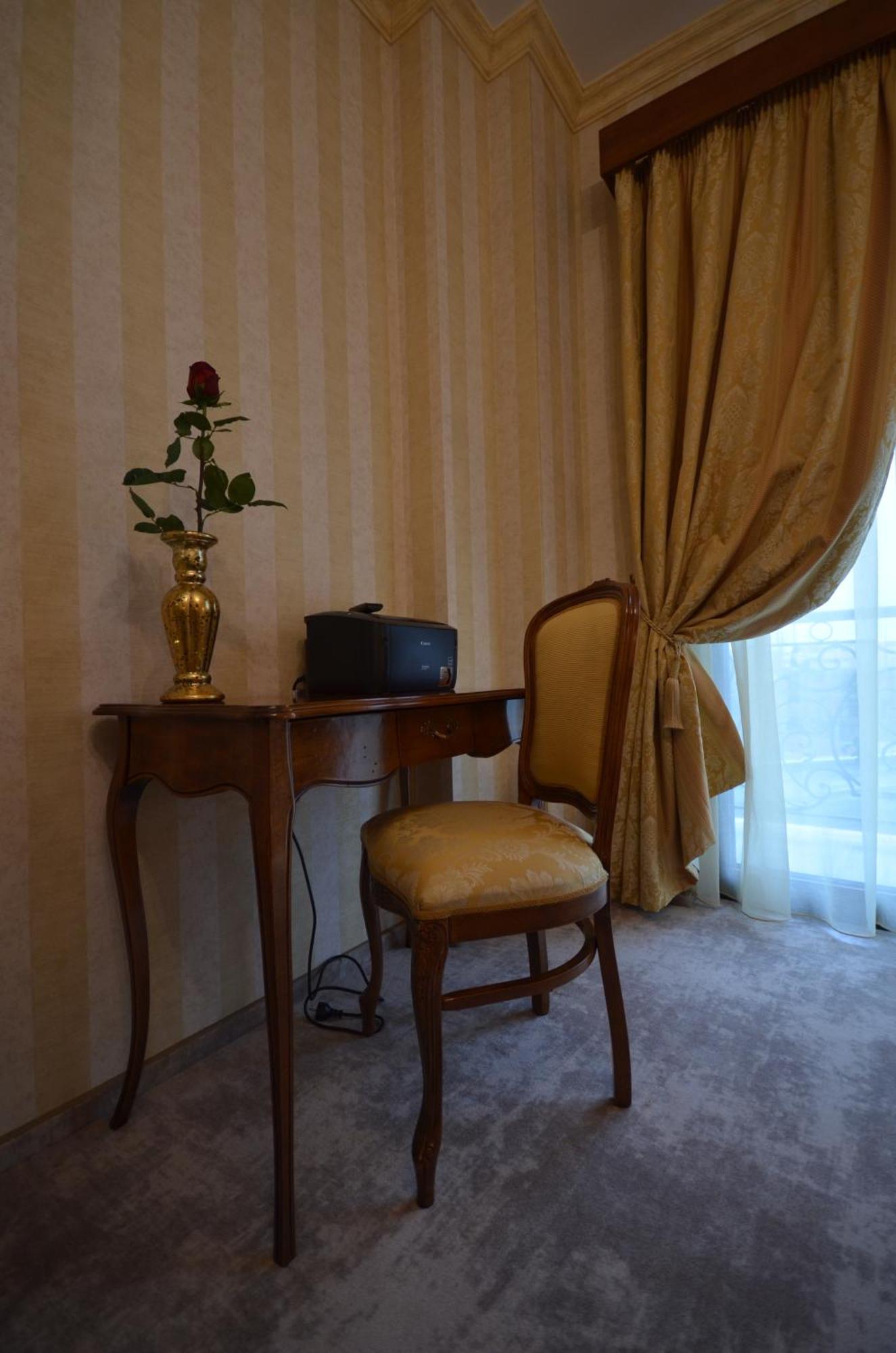 The Arlington Boutique Hotel Craiova Quarto foto