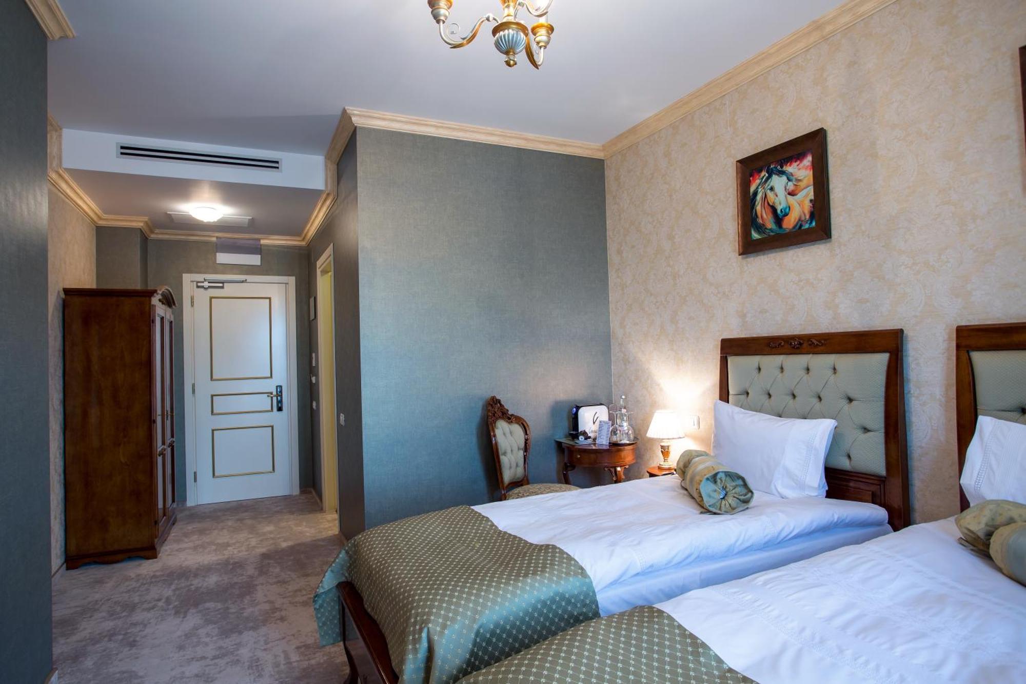 The Arlington Boutique Hotel Craiova Quarto foto