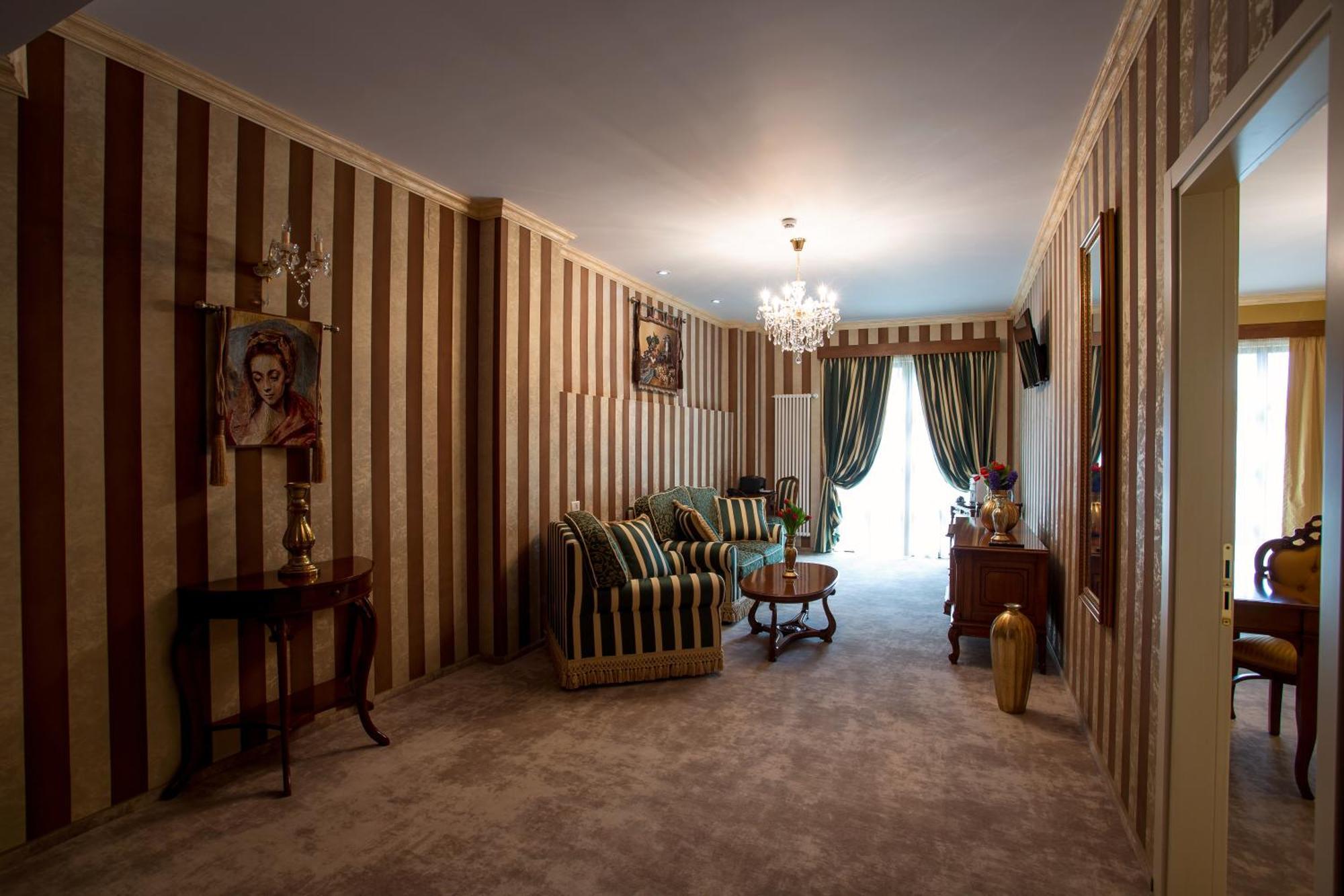 The Arlington Boutique Hotel Craiova Quarto foto